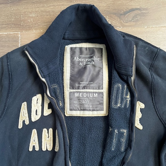 Abercrombie & Fitch Sweatshirt - Picture 4 of 4